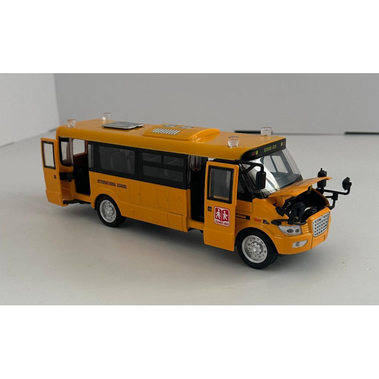 Автобус школьный  металл без коробки свет, звук ,открываются двери ,багажник, капот,    1:24