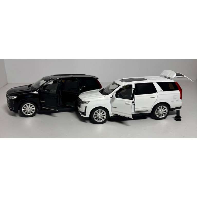 Машина металл без коробки свет, звук ,открываются двери ,багажник, капот 1:24 20 см  ооо