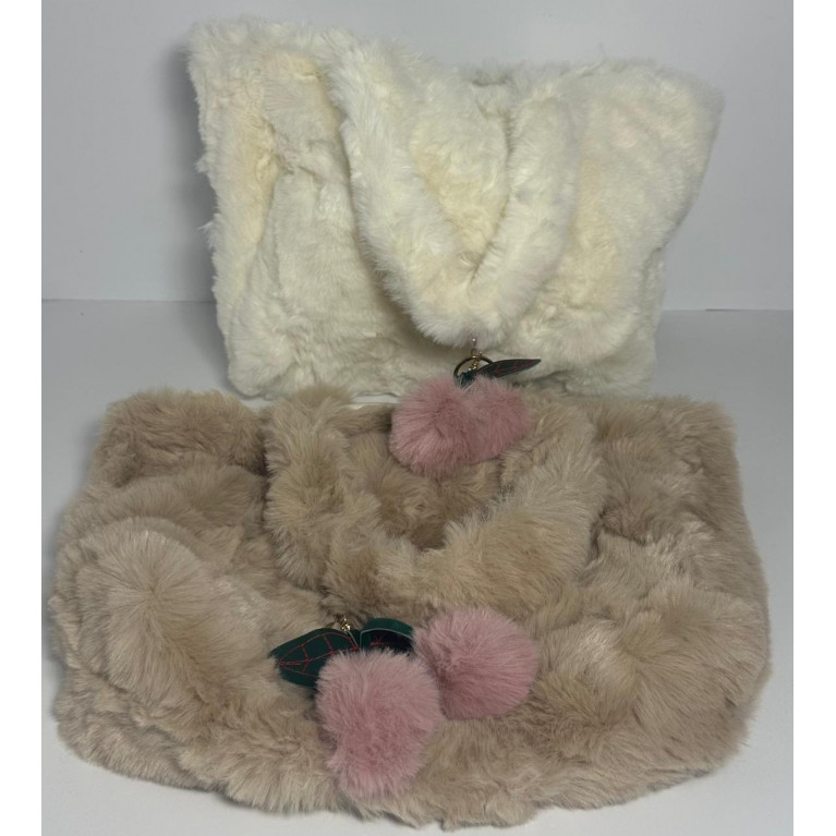 Сумка для девочки меховая 33*27 см