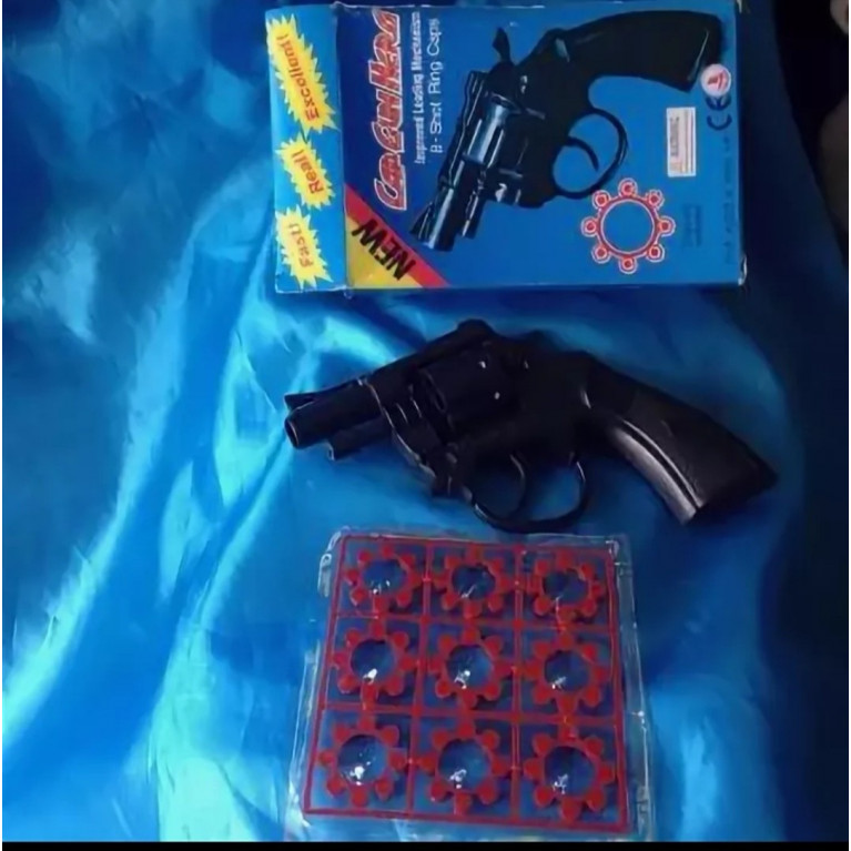 251  Револьвер  пугач пластик